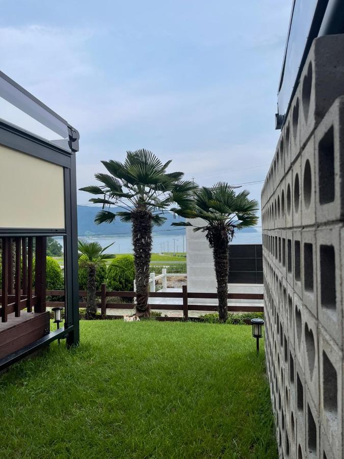 American village Pension Manoa Namhae Esterno foto