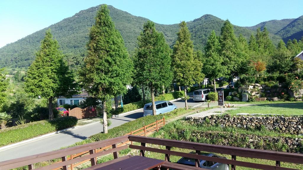 American village Pension Manoa Namhae Camera foto